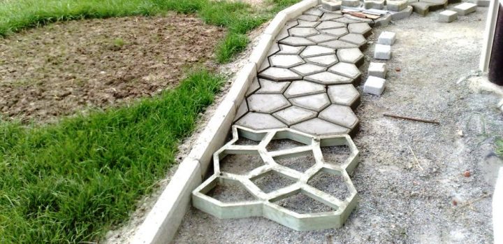 Изготовление бетонной дорожки